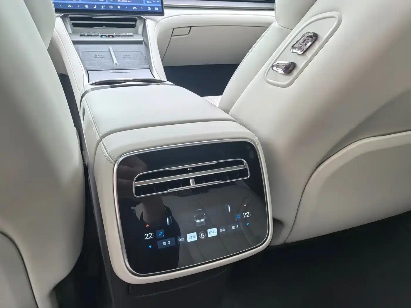 Denza Z9 GT 2024 1100 AWD Ultra Edition — миниатюра 17