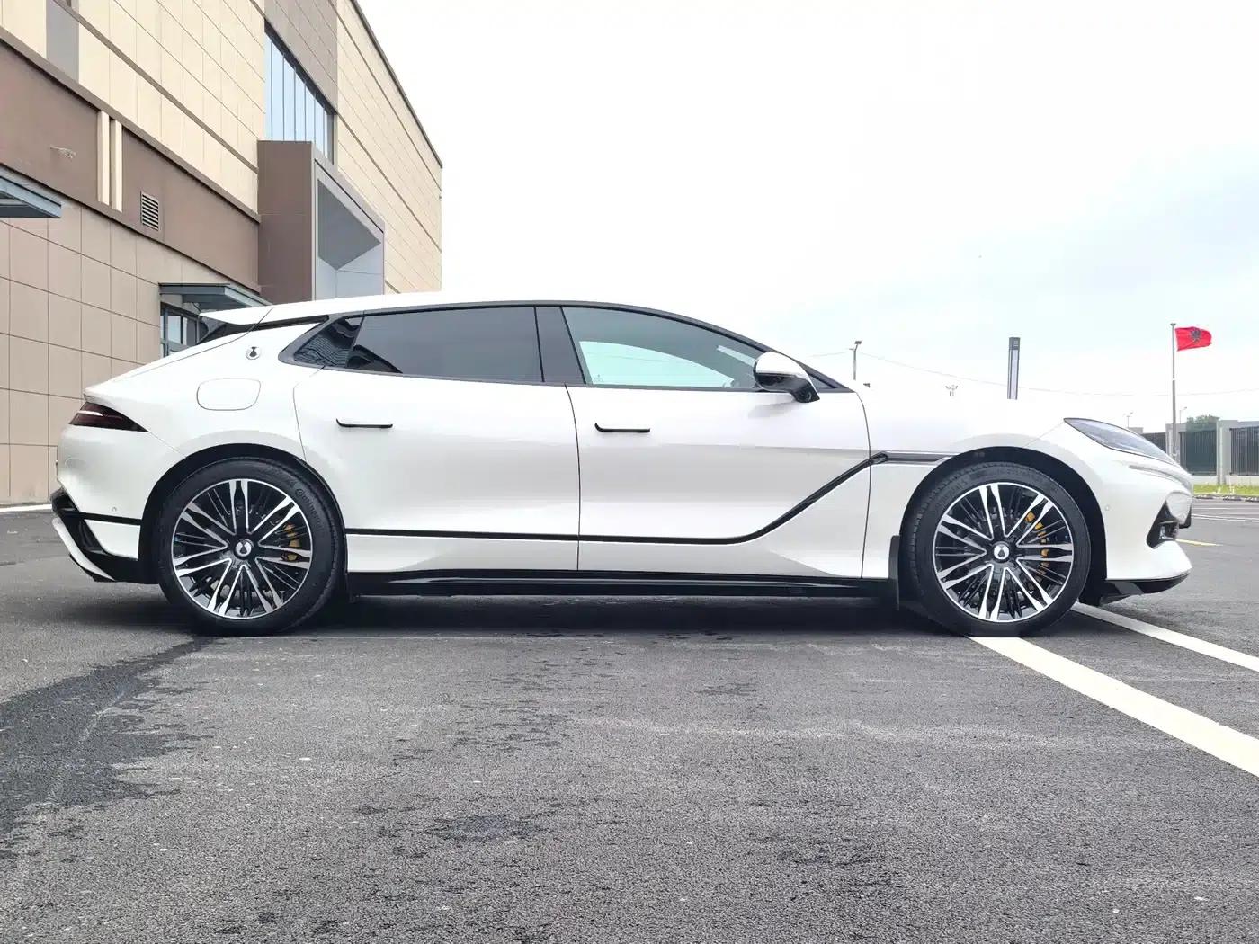 Denza Z9 GT 2024 1100 AWD Ultra Edition — миниатюра 7