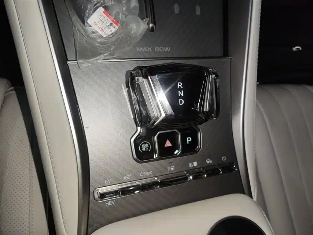 Denza Z9 GT 2024 1100 AWD Max Edition — миниатюра 14