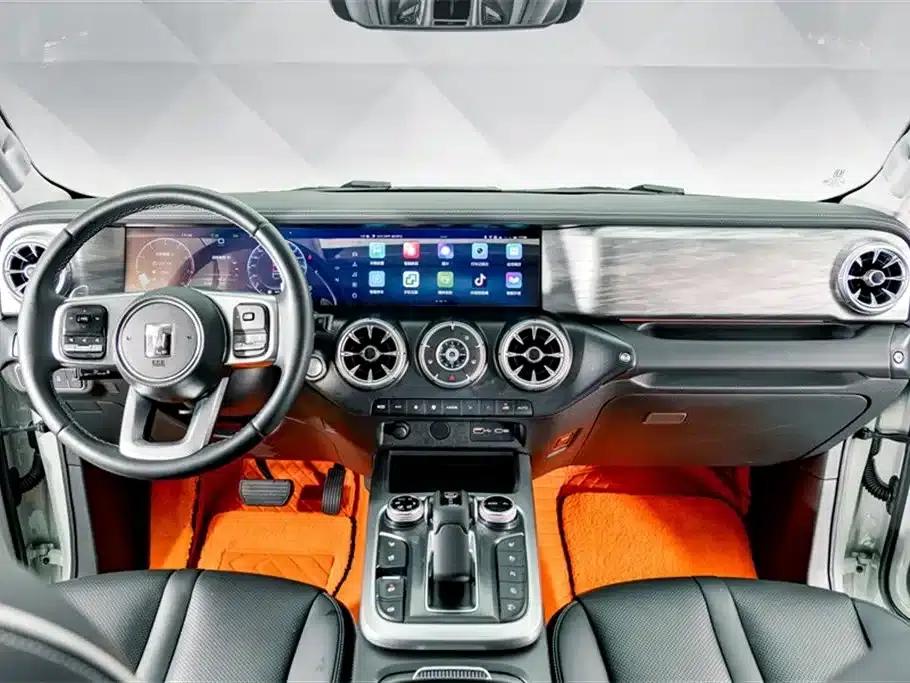 The 2023 Tank 300 City Edition 2.0T is very stylish. — миниатюра 12