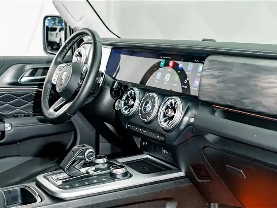 The 2023 Tank 300 City Edition 2.0T is very stylish. — миниатюра 19