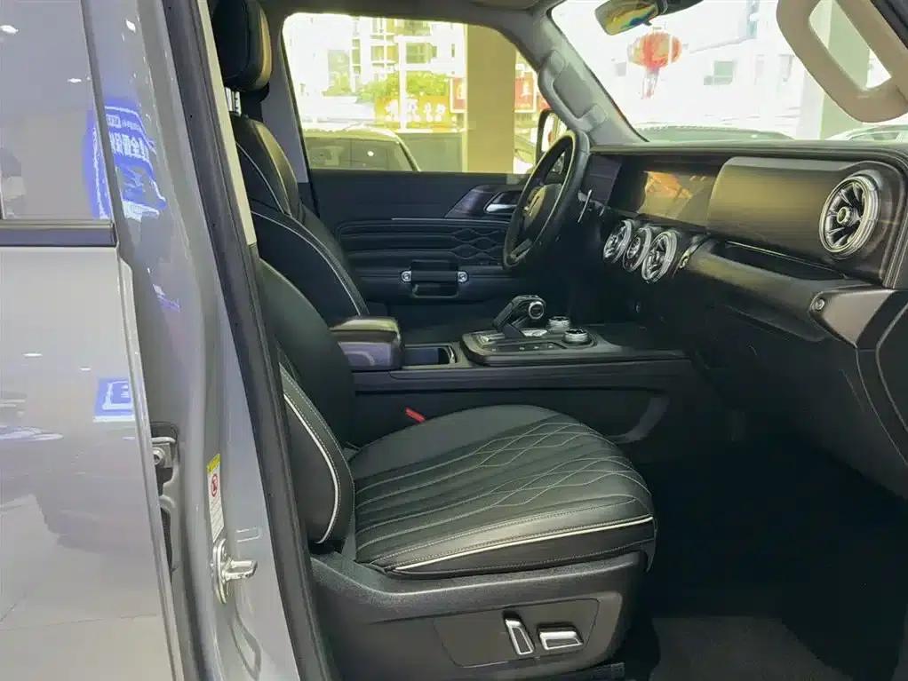 Tank 300 2021 Off-Road Edition 2.0T Challenger — миниатюра 3