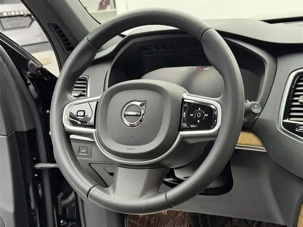 2022 Volvo XC90 B6 Inscription Luxury Edition 7-seater — миниатюра 11