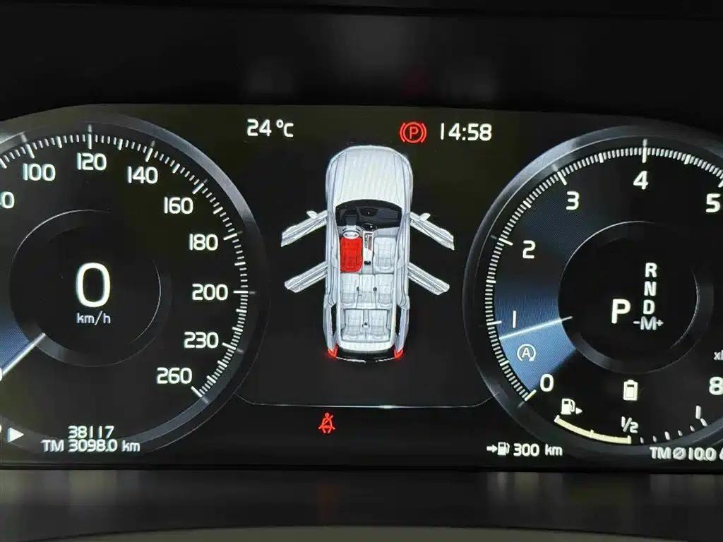 2022 Volvo XC90 B6 Inscription Luxury Edition 7-seater — миниатюра 12