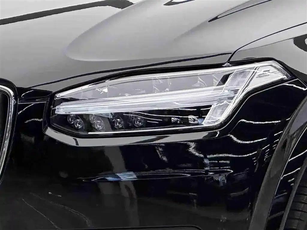 2022 Volvo XC90 B6 Inscription Luxury Edition 7-seater — миниатюра 3