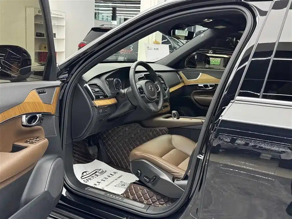 2022 Volvo XC90 B6 Inscription Luxury Edition 7-seater — миниатюра 6