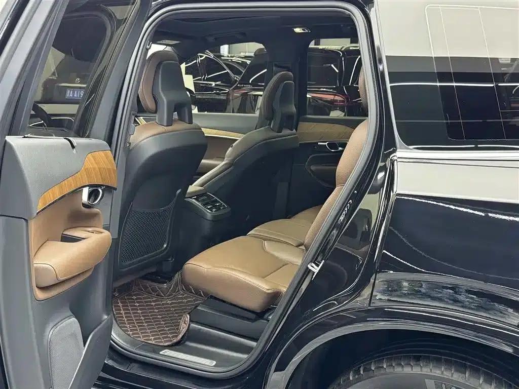 2022 Volvo XC90 B6 Inscription Luxury Edition 7-seater — миниатюра 7