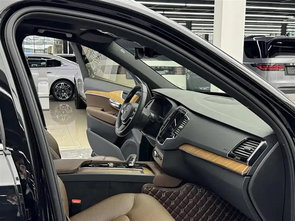 2022 Volvo XC90 B6 Inscription Luxury Edition 7-seater — миниатюра 8