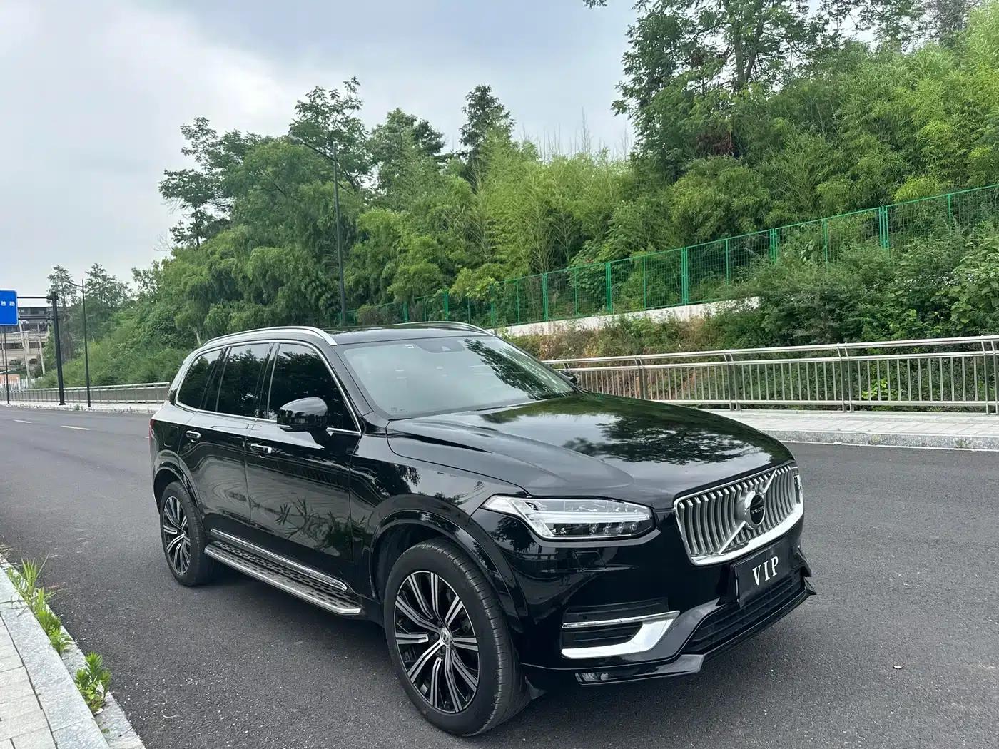 2020 Volvo XC90 T6 Inscription Luxury Edition 7-seater — миниатюра 1