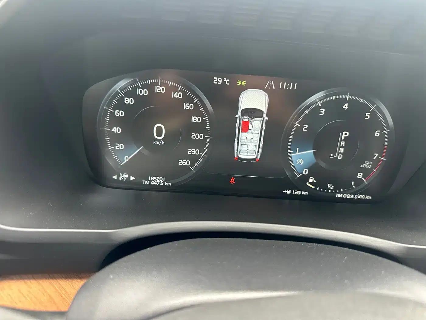 2020 Volvo XC90 T6 Inscription Luxury Edition 7-seater — миниатюра 11