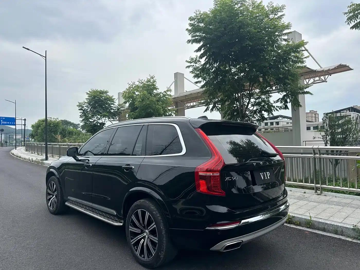 2020 Volvo XC90 T6 Inscription Luxury Edition 7-seater — миниатюра 4