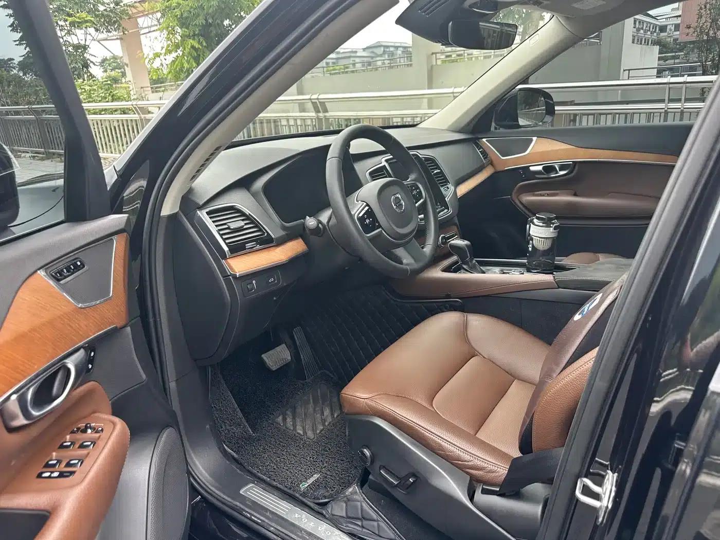 2020 Volvo XC90 T6 Inscription Luxury Edition 7-seater — миниатюра 7