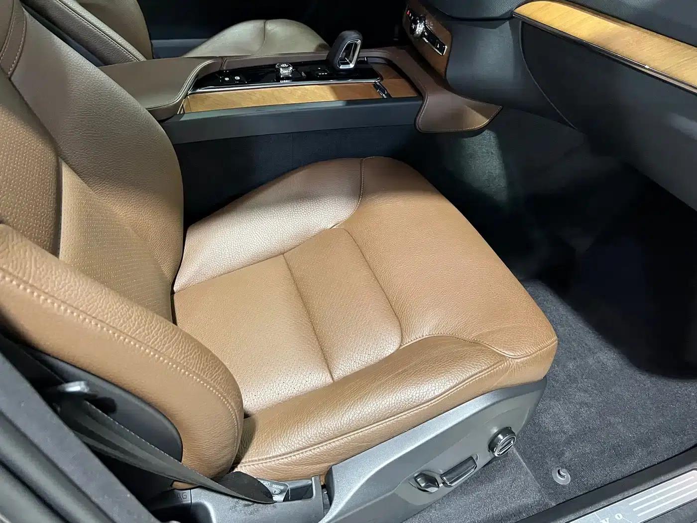 2022 Volvo XC90 B5 Smart Luxury Edition 5-seater — миниатюра 25