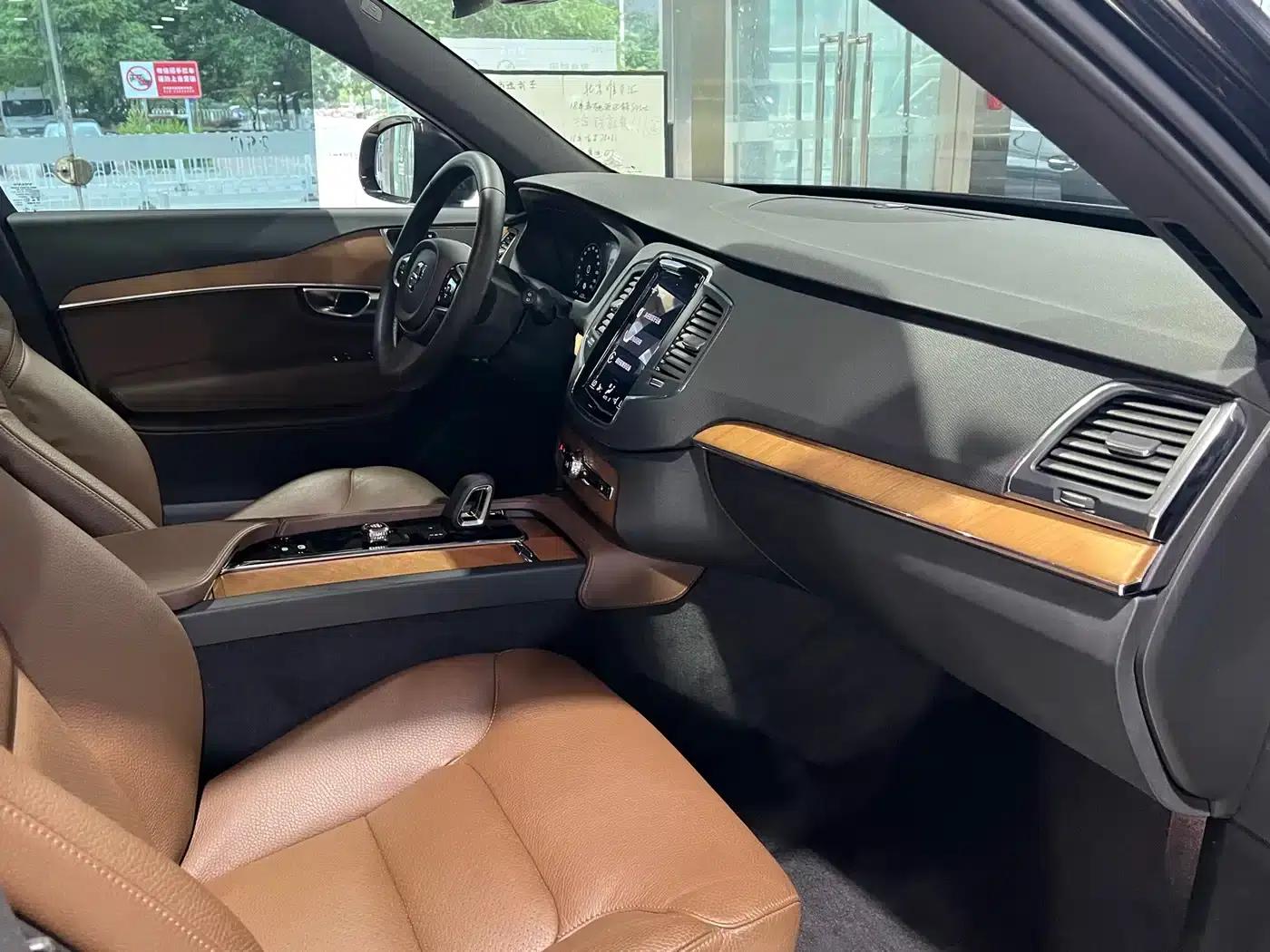 2022 Volvo XC90 B5 Smart Luxury Edition 5-seater — миниатюра 26