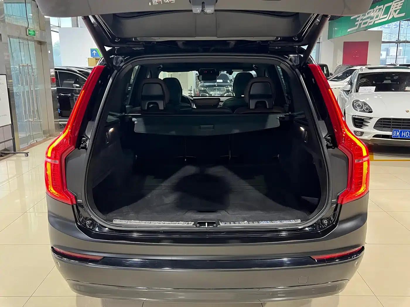 2022 Volvo XC90 B5 Smart Luxury Edition 5-seater — миниатюра 28