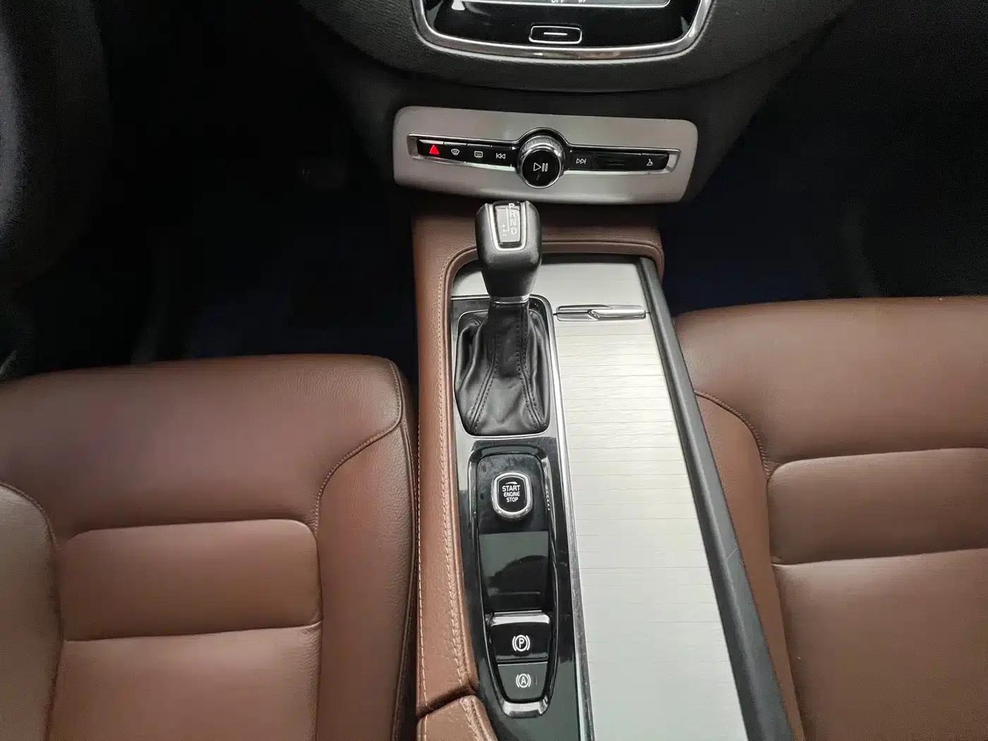 2018 Volvo XC90 T5 Smart Edition 5-seater — миниатюра 15