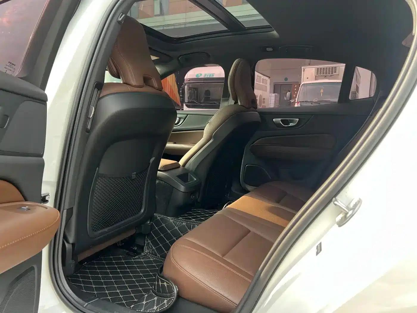 2024 Volvo S60 B4 Smart Luxury Edition — миниатюра 9