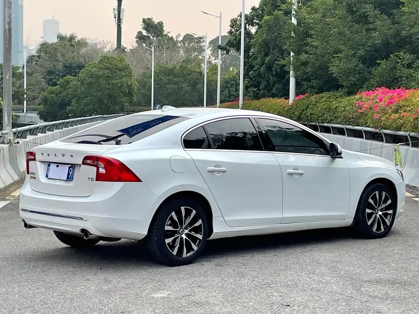 2019 Volvo S60 S60L Facelift T5 Smart Advanced Edition — миниатюра 3