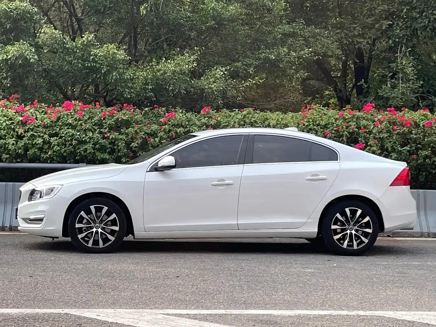 2019 Volvo S60 S60L Facelift T5 Smart Advanced Edition — миниатюра 4