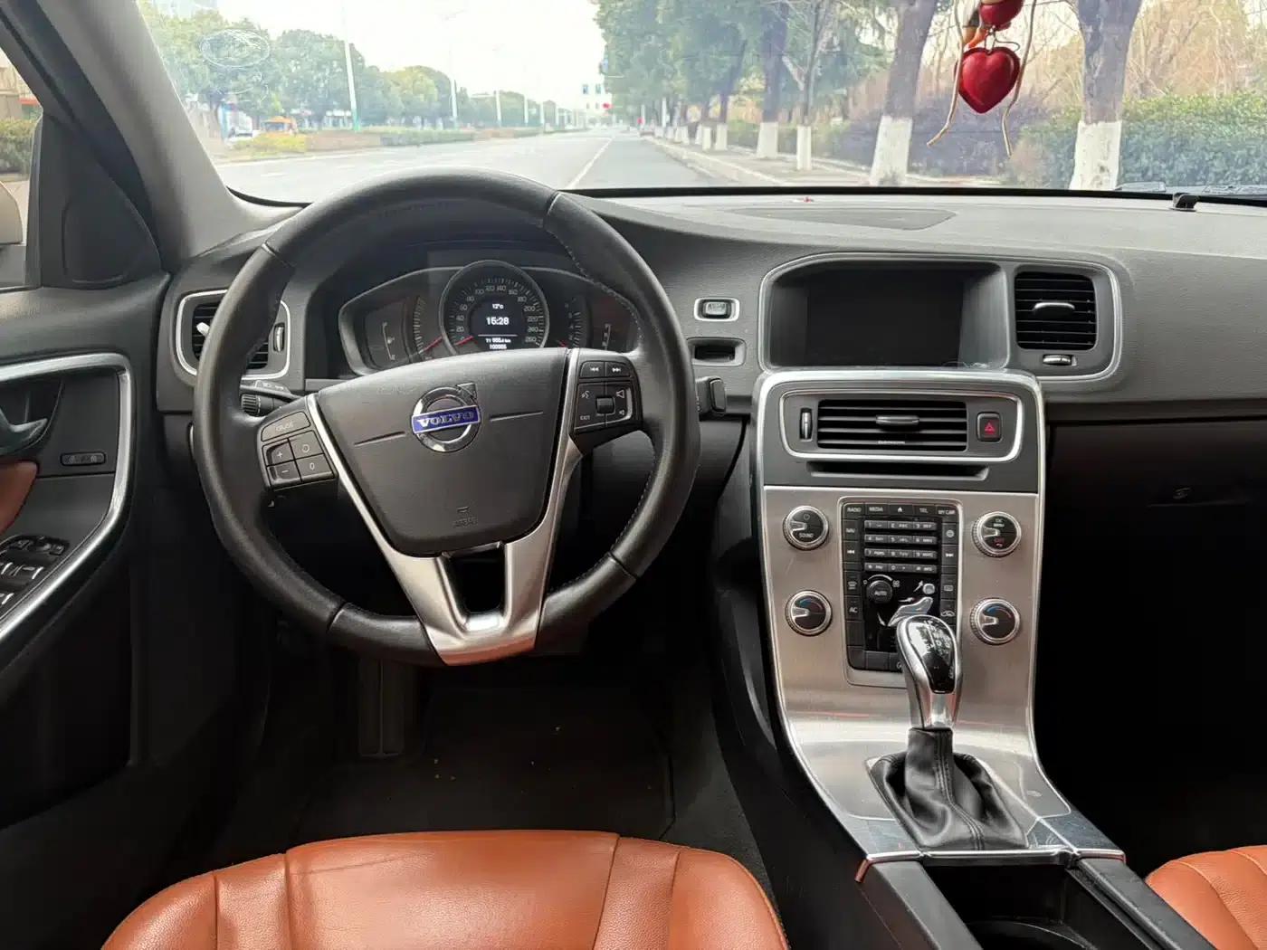 2018 Volvo S60 S60L T3 Smart Edition — миниатюра 11