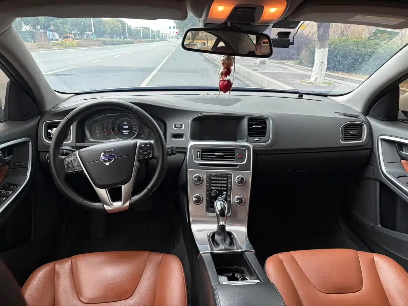 2018 Volvo S60 S60L T3 Smart Edition — миниатюра 10