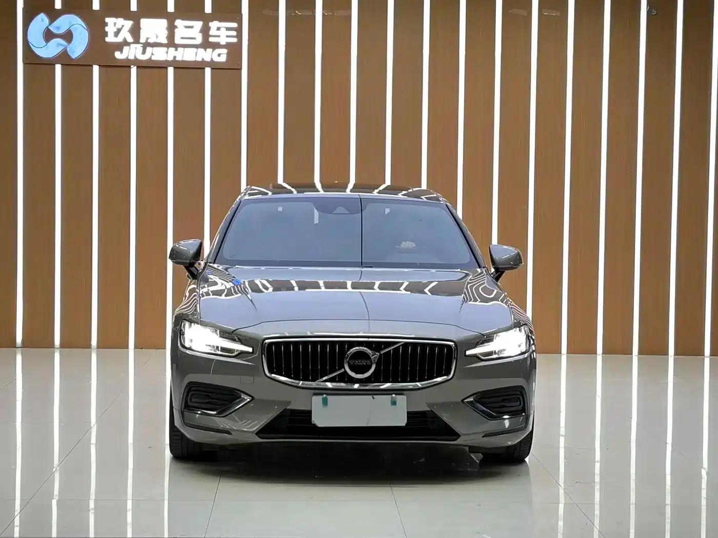 2020 Volvo S60 T4 Inscription Luxury Edition — миниатюра 2