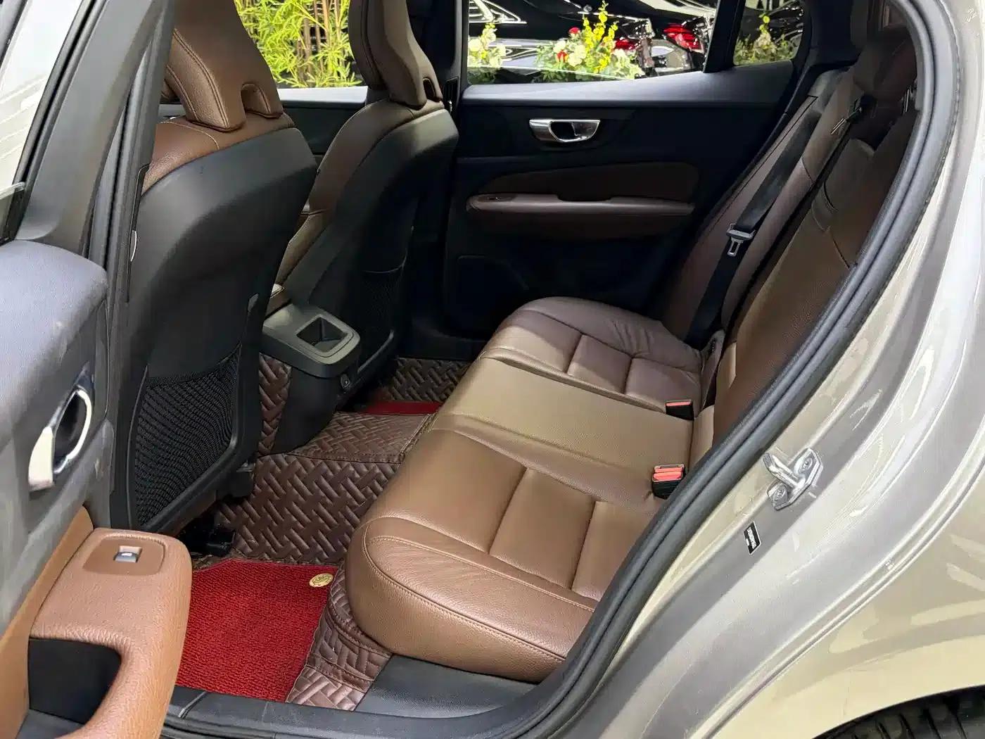 2020 Volvo S60 T4 Inscription Luxury Edition — миниатюра 14