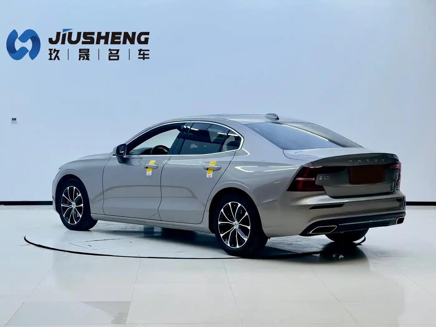 2020 Volvo S60 T4 Inscription Luxury Edition — миниатюра 16