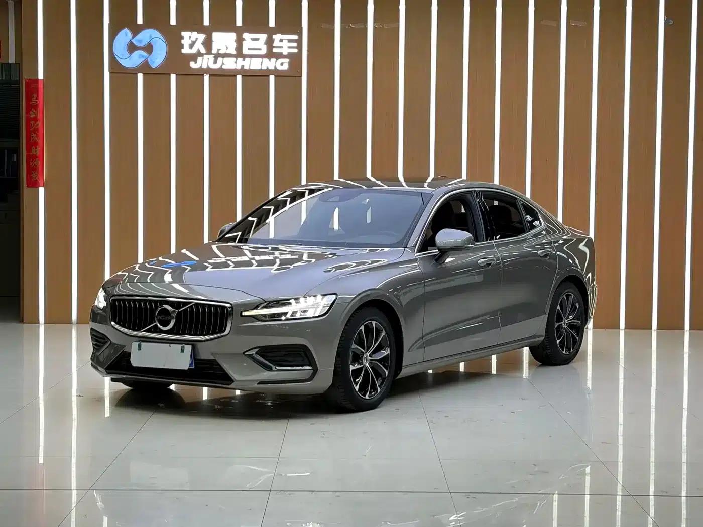 2020 Volvo S60 T4 Inscription Luxury Edition — миниатюра 3