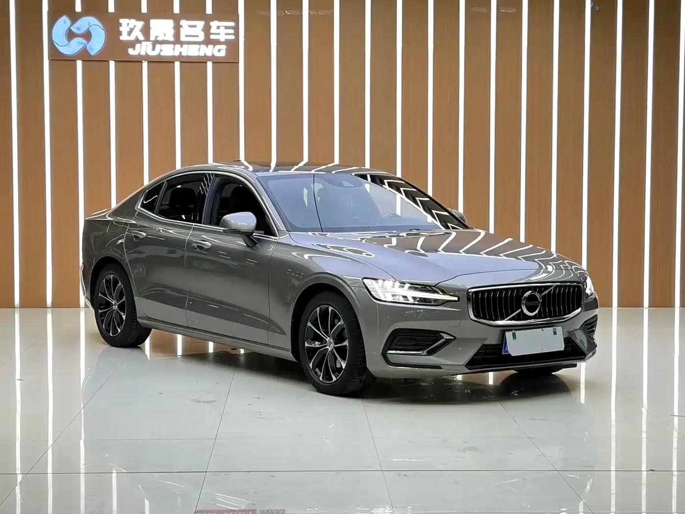 2020 Volvo S60 T4 Inscription Luxury Edition — миниатюра 5