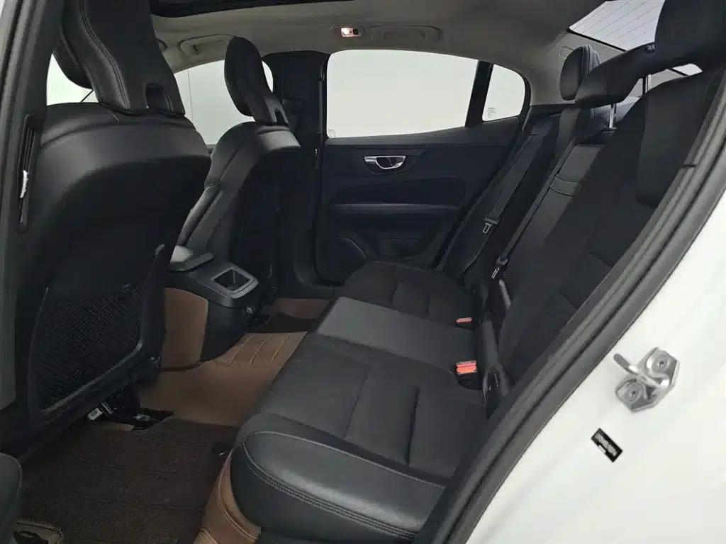 Volvo S60 2020 T3 Smart Luxury Edition — миниатюра 11