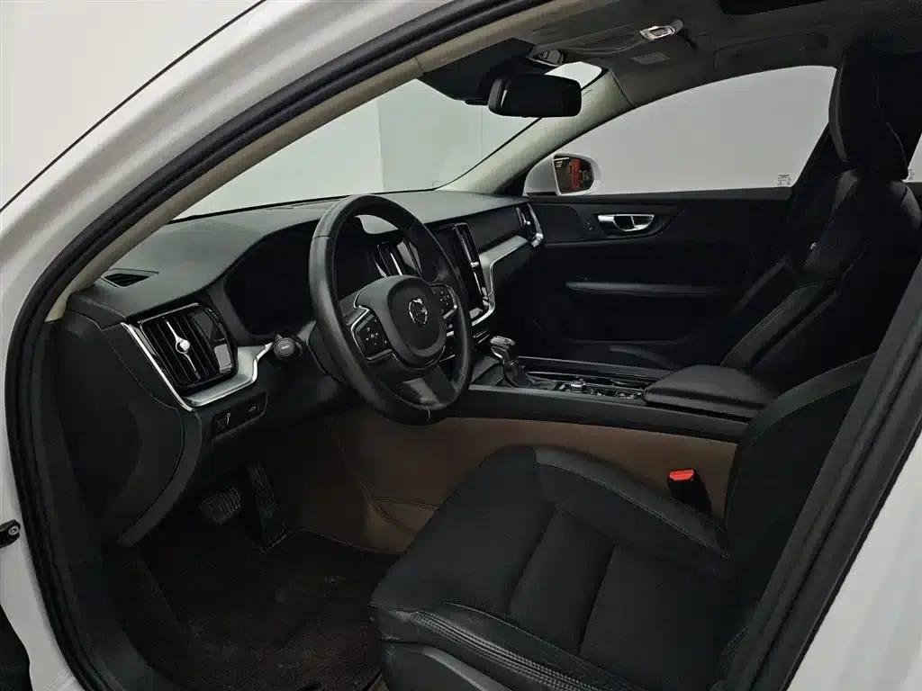 Volvo S60 2020 T3 Smart Luxury Edition — миниатюра 6