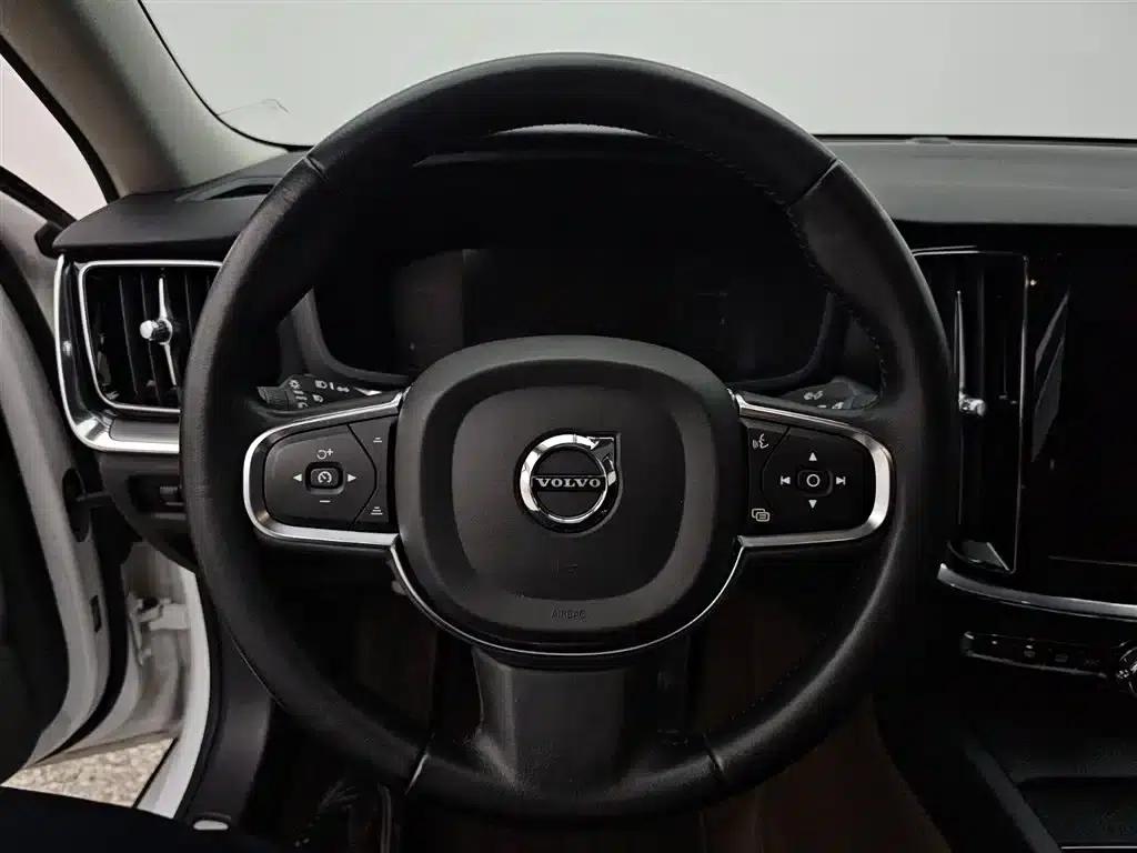 Volvo S60 2020 T3 Smart Luxury Edition — миниатюра 8