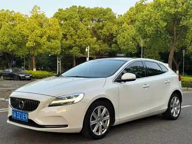 2017 Volvo V40 T4 Smart Edition
