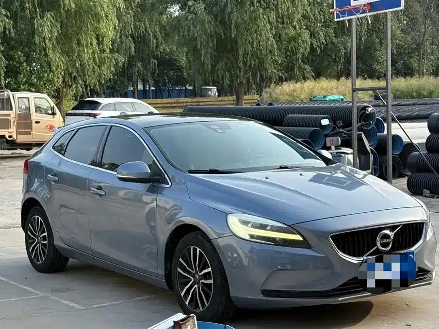 2018 Volvo V40 T3 Smart Edition — миниатюра 2