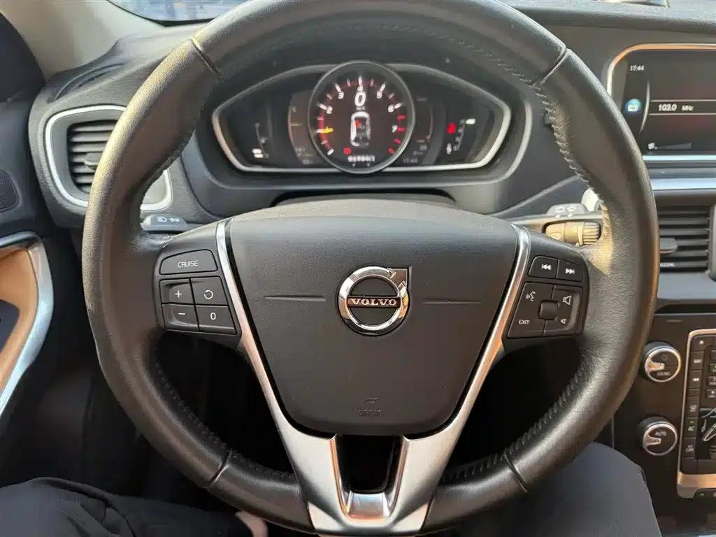 2018 Volvo V40 T3 Smart Edition — миниатюра 11