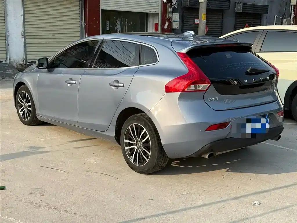 2018 Volvo V40 T3 Smart Edition — миниатюра 4