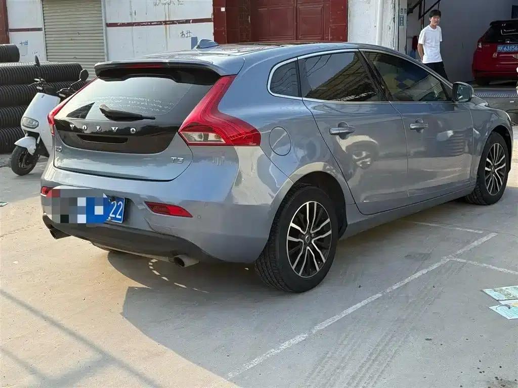 2018 Volvo V40 T3 Smart Edition — миниатюра 5