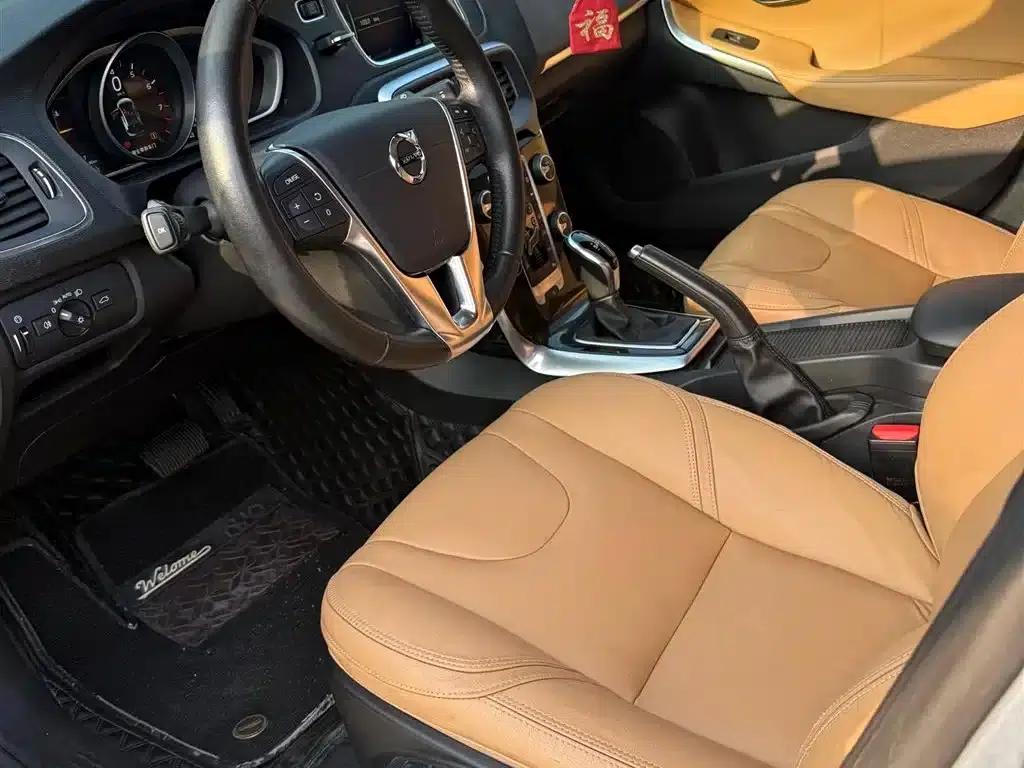 2018 Volvo V40 T3 Smart Edition — миниатюра 7