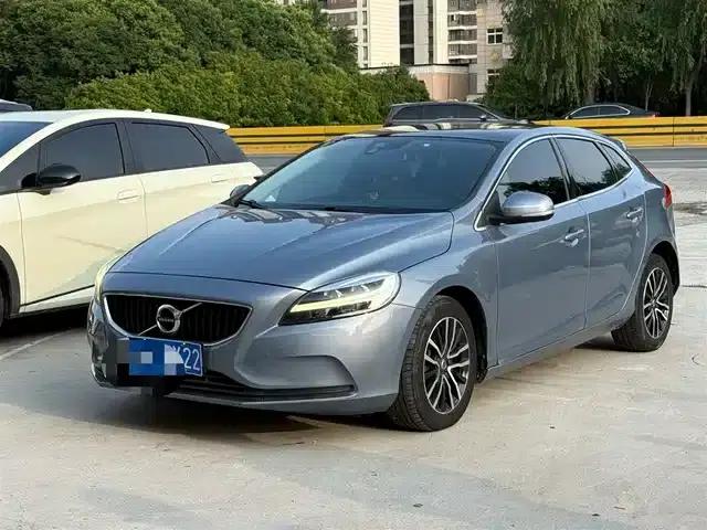 2018 Volvo V40 T3 Smart Edition