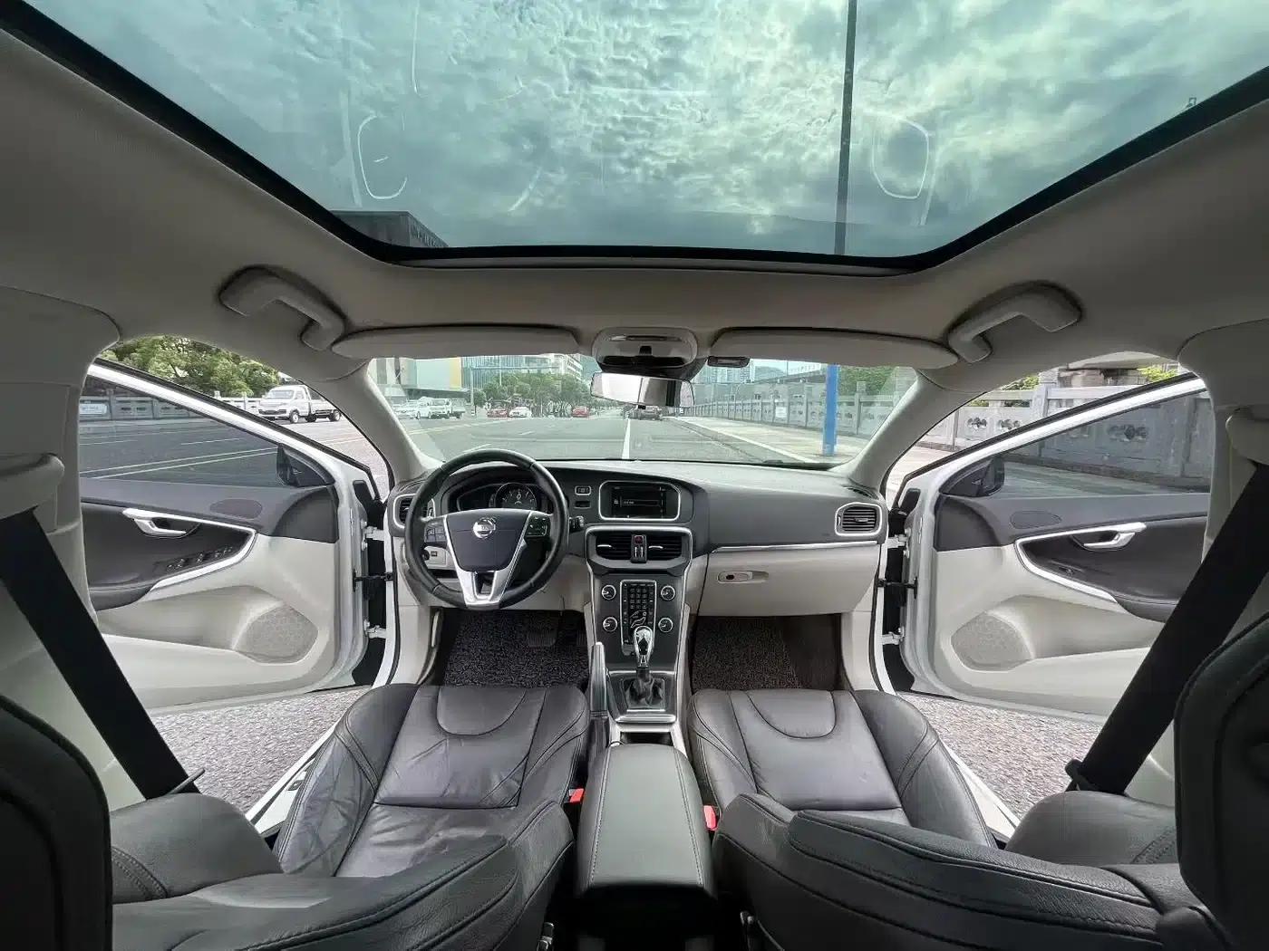 2014 Volvo V40 2.0T Smart Edition — миниатюра 6
