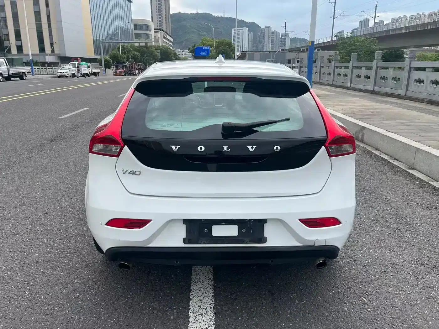 2014 Volvo V40 2.0T Smart Edition — миниатюра 8