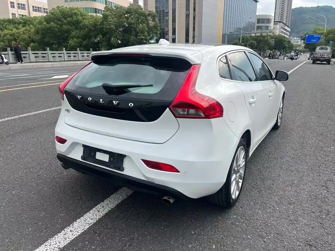 2014 Volvo V40 2.0T Smart Edition — миниатюра 9