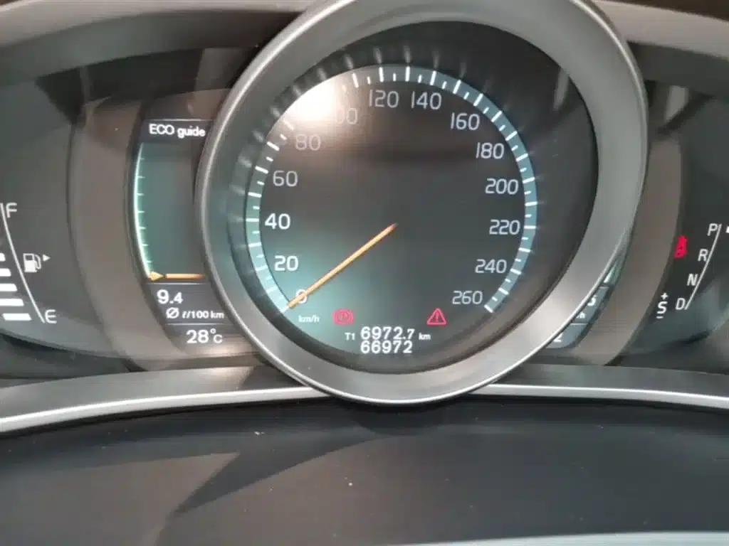 2015 Volvo V40 1.6T Smart Edition — миниатюра 12