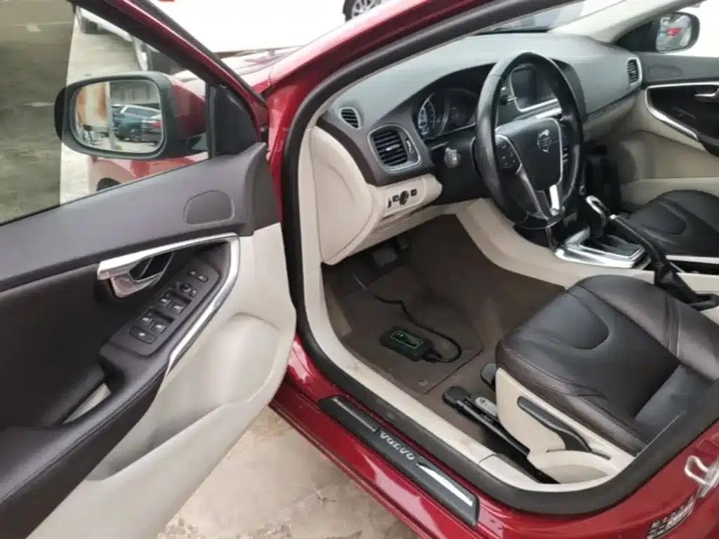 2015 Volvo V40 1.6T Smart Edition — миниатюра 16