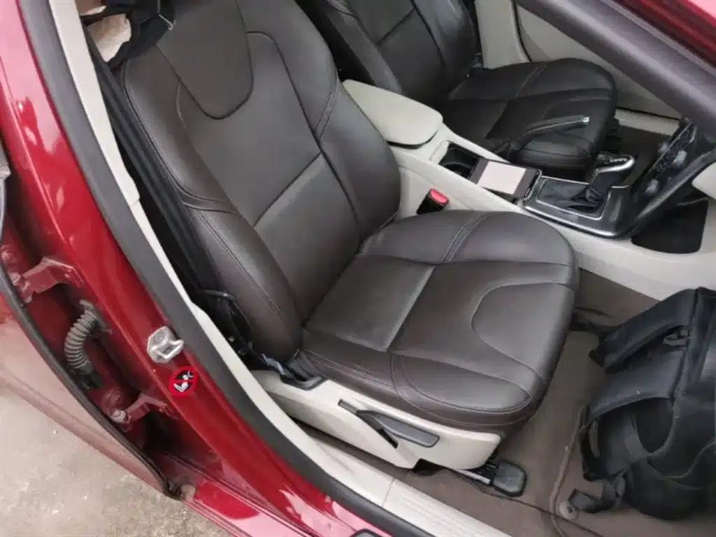 2015 Volvo V40 1.6T Smart Edition — миниатюра 25
