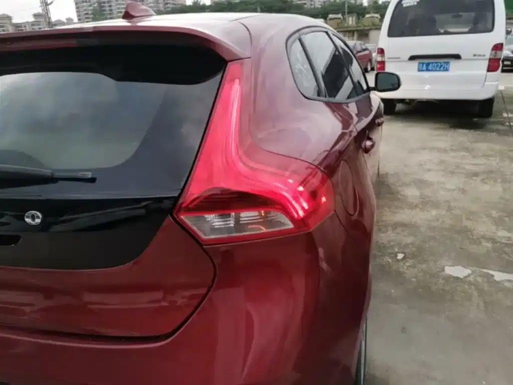 2015 Volvo V40 1.6T Smart Edition — миниатюра 8