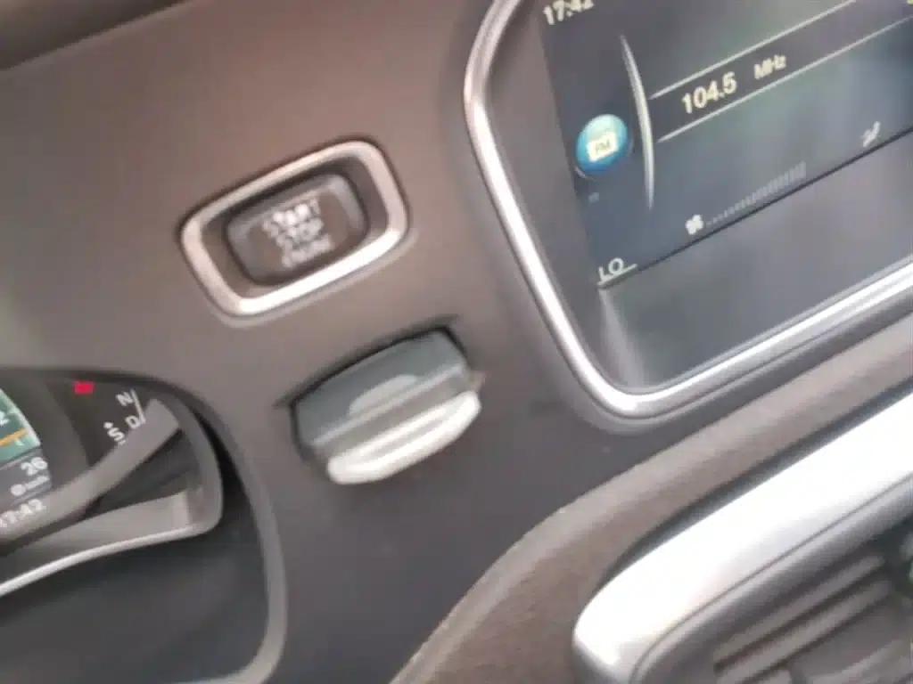 2015 Volvo V40 1.6T Smart Edition — миниатюра 9