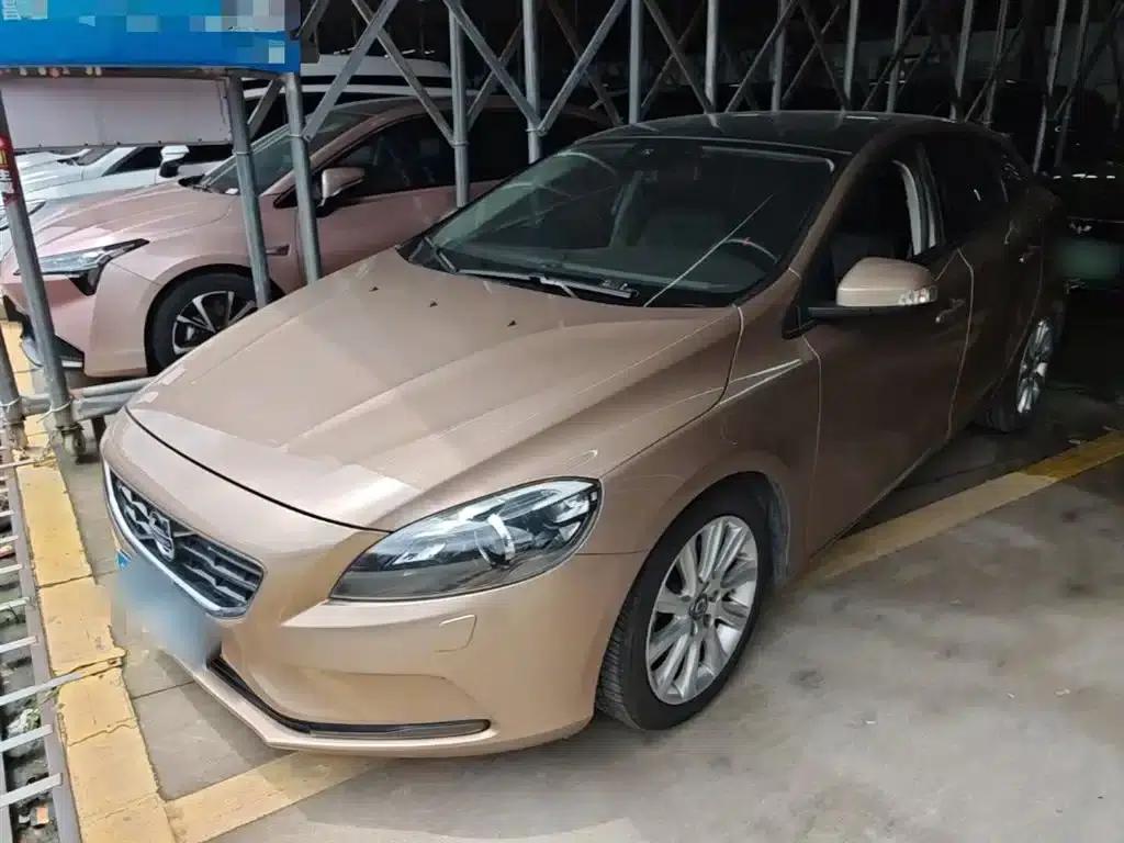 2015 Volvo V40 1.6T Smart Edition — миниатюра 1
