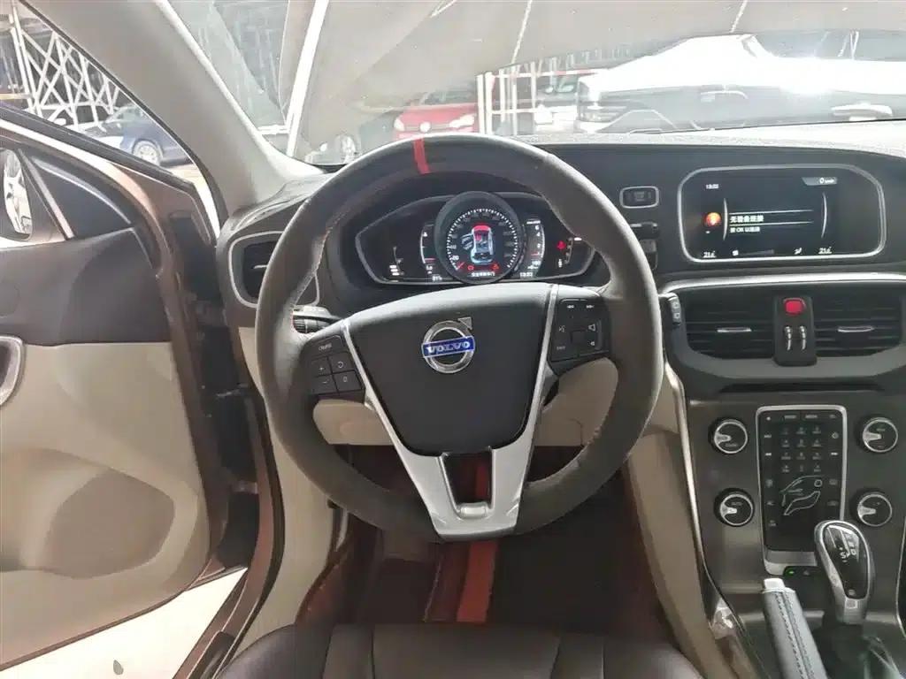 2015 Volvo V40 1.6T Smart Edition — миниатюра 11